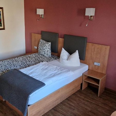Hotel Garni Demmel & Cie Rohrsheim Екстер'єр фото