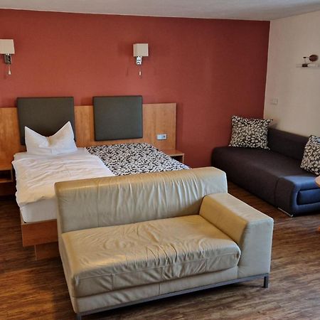 Hotel Garni Demmel & Cie Rohrsheim Екстер'єр фото