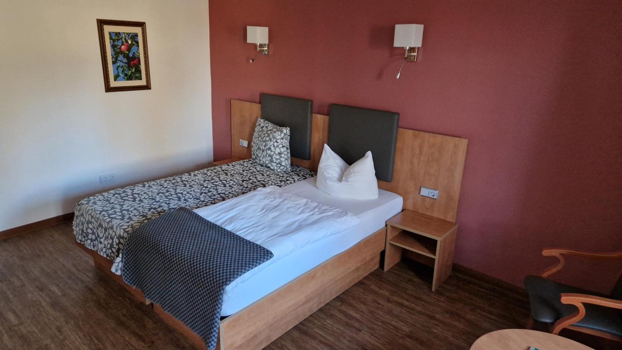 Hotel Garni Demmel & Cie Rohrsheim Екстер'єр фото