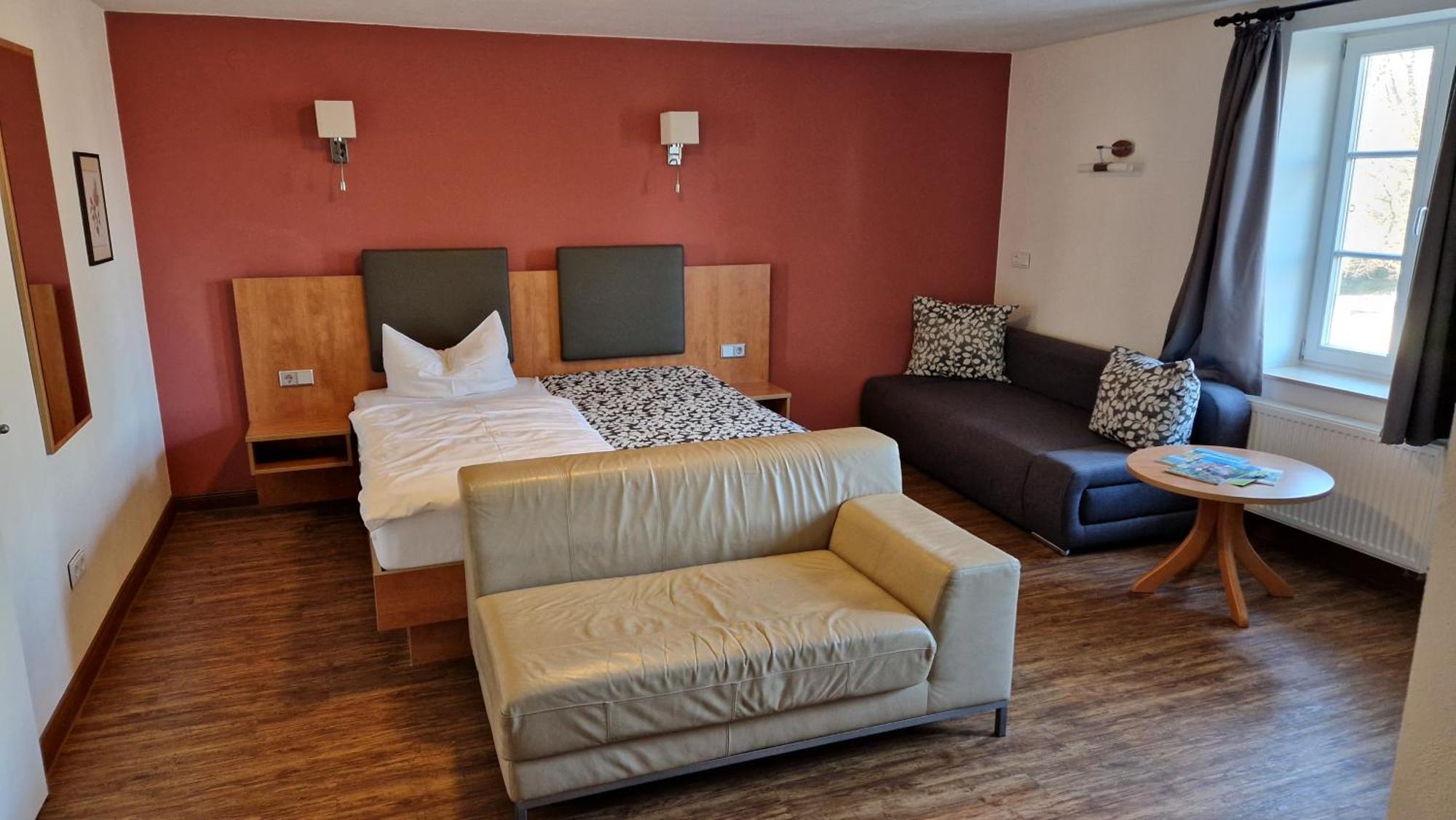Hotel Garni Demmel & Cie Rohrsheim Екстер'єр фото