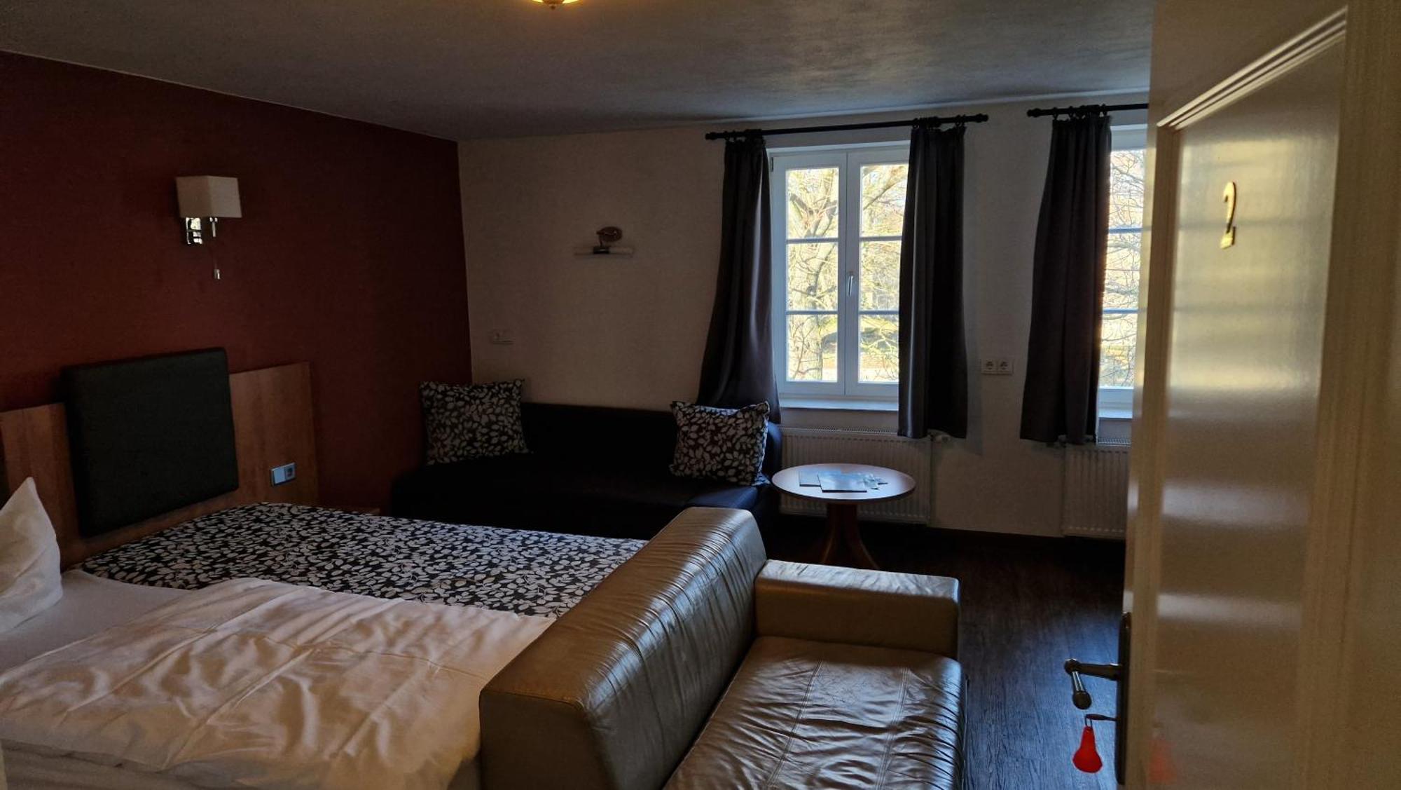 Hotel Garni Demmel & Cie Rohrsheim Екстер'єр фото