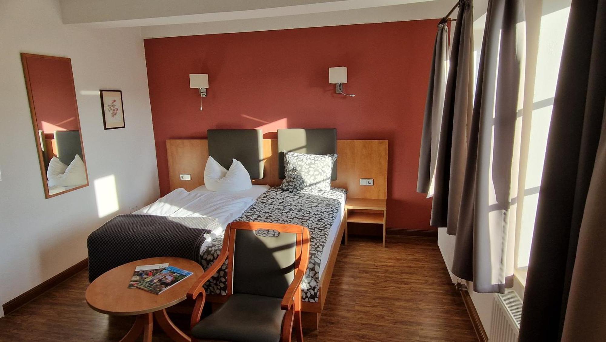 Hotel Garni Demmel & Cie Rohrsheim Екстер'єр фото