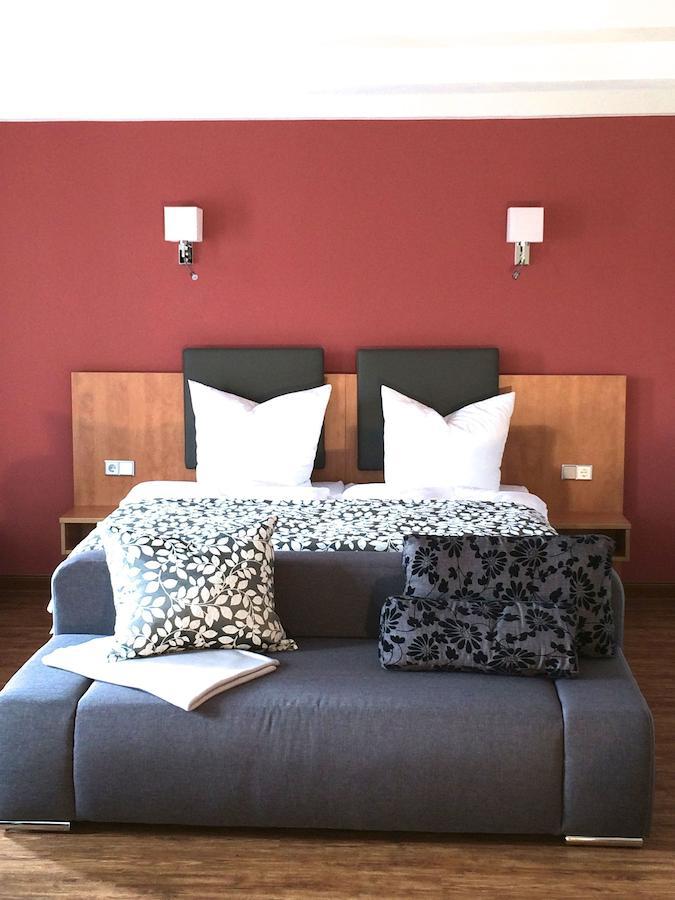 Hotel Garni Demmel & Cie Rohrsheim Екстер'єр фото